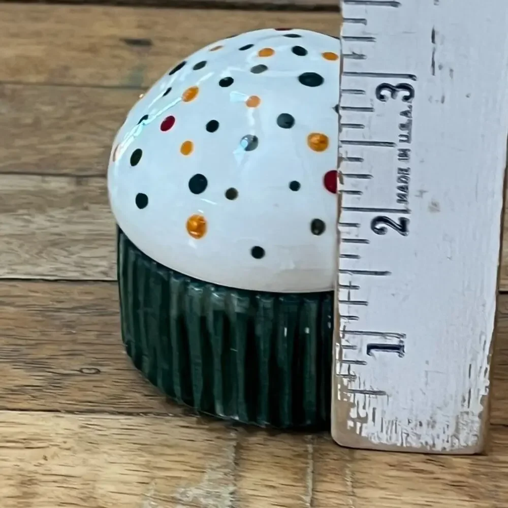 Art Studio Pottery Hand Painted Polka Dot Cupcake Ceramic Trinket Boxes 2.5